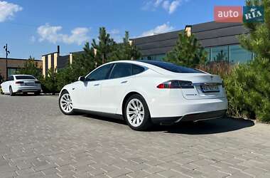 Лифтбек Tesla Model S 2016 в 