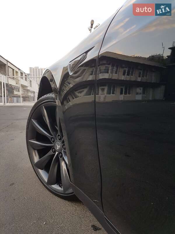 Лифтбек Tesla Model S 2013 в Одессе