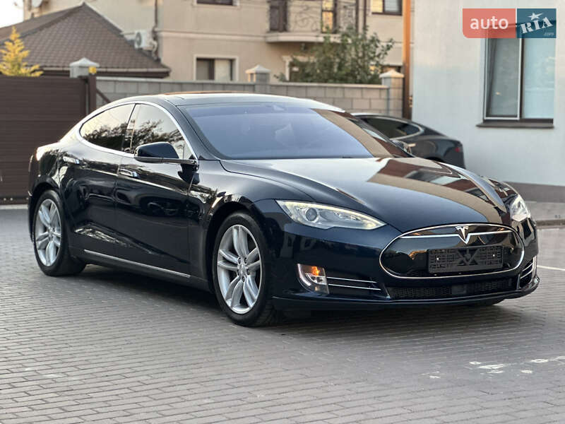 Ліфтбек Tesla Model S 2015 в Одесі