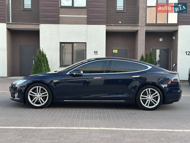 Ліфтбек Tesla Model S 2015 в Одесі