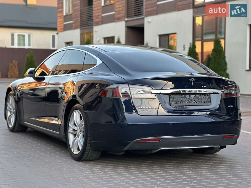 Ліфтбек Tesla Model S 2015 в Одесі