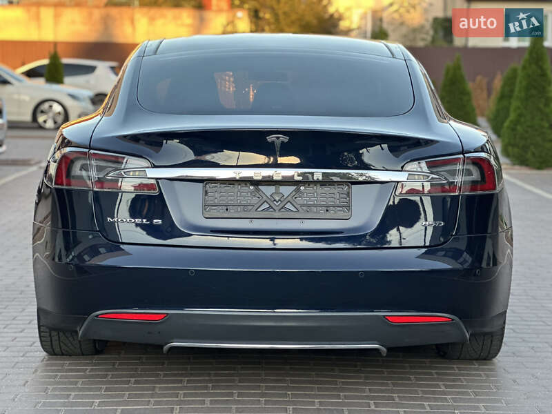 Ліфтбек Tesla Model S 2015 в Одесі