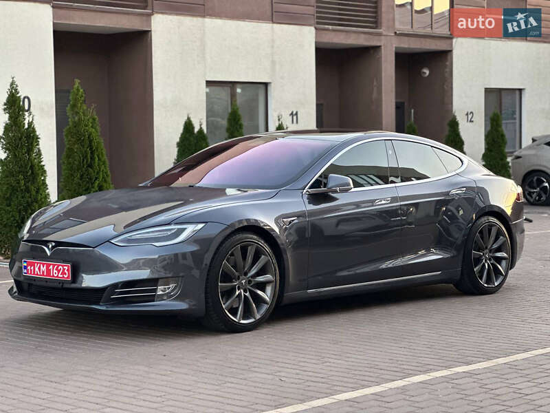 Лифтбек Tesla Model S 2020 в Одессе