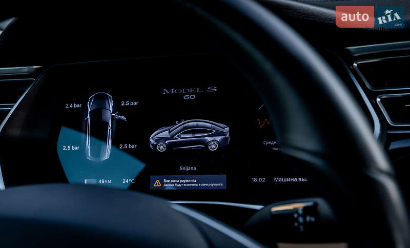 Лифтбек Tesla Model S 2015 в Виннице