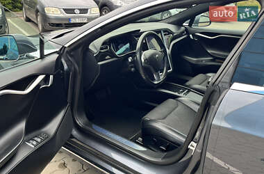 Лифтбек Tesla Model S 2017 в 