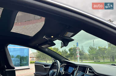 Лифтбек Tesla Model S 2017 в 