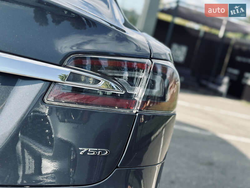 Ліфтбек Tesla Model S 2018 в Кременчуці