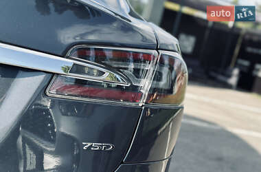 Лифтбек Tesla Model S 2018 в 