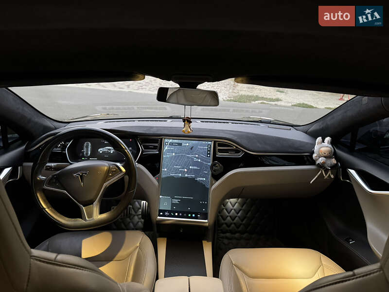 Ліфтбек Tesla Model S 2015 в Одесі