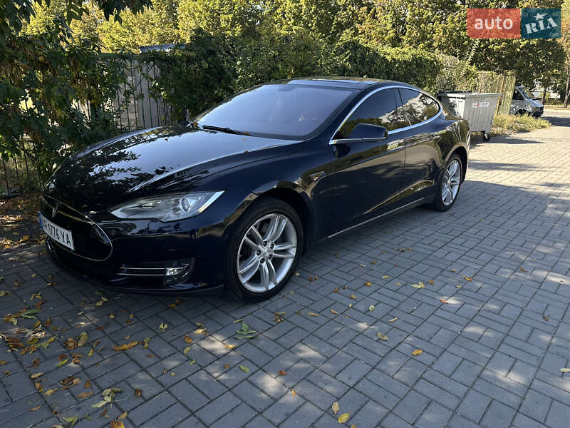 Лифтбек Tesla Model S 2013 в Запорожье