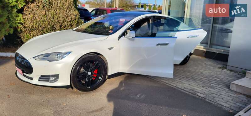 Ліфтбек Tesla Model S 2013 в Рівному