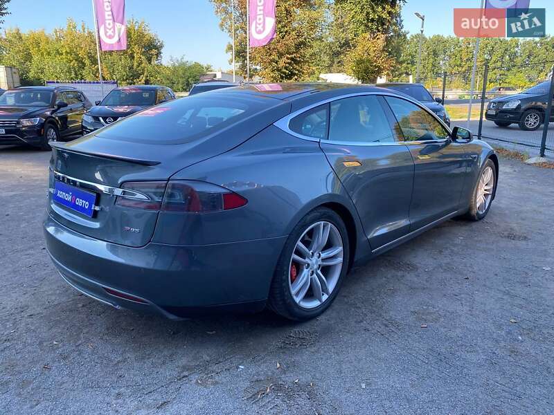 Ліфтбек Tesla Model S 2014 в Вінниці