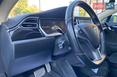 Лифтбек Tesla Model S 2014 в 