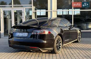 Лифтбек Tesla Model S 2016 в 