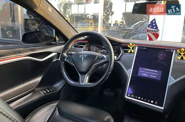 Лифтбек Tesla Model S 2016 в 