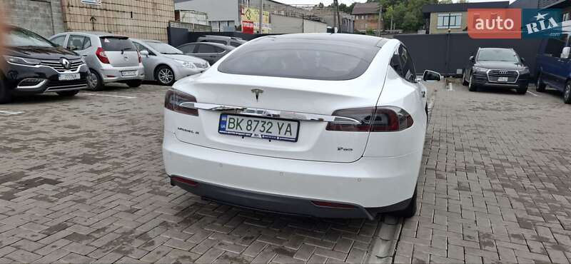 Ліфтбек Tesla Model S 2013 в Рівному