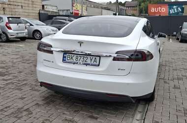Ліфтбек Tesla Model S 2013 в 