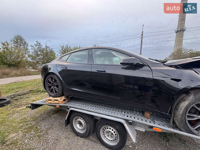 Лифтбек Tesla Model S 2022 в Ровно