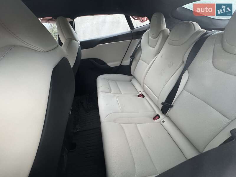 Лифтбек Tesla Model S 2022 в Ровно