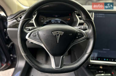 Лифтбек Tesla Model S 2015 в 