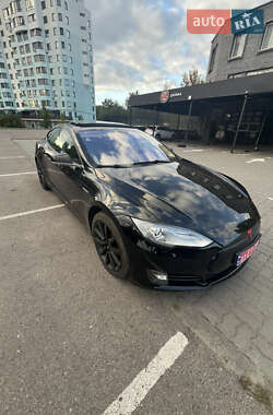 Лифтбек Tesla Model S 2013 в 