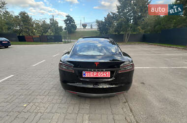 Лифтбек Tesla Model S 2013 в 