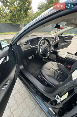 Лифтбек Tesla Model S 2013 в 