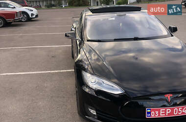 Лифтбек Tesla Model S 2013 в 