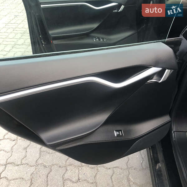 Ліфтбек Tesla Model S 2013 в Луцьку