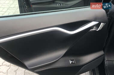 Лифтбек Tesla Model S 2013 в 