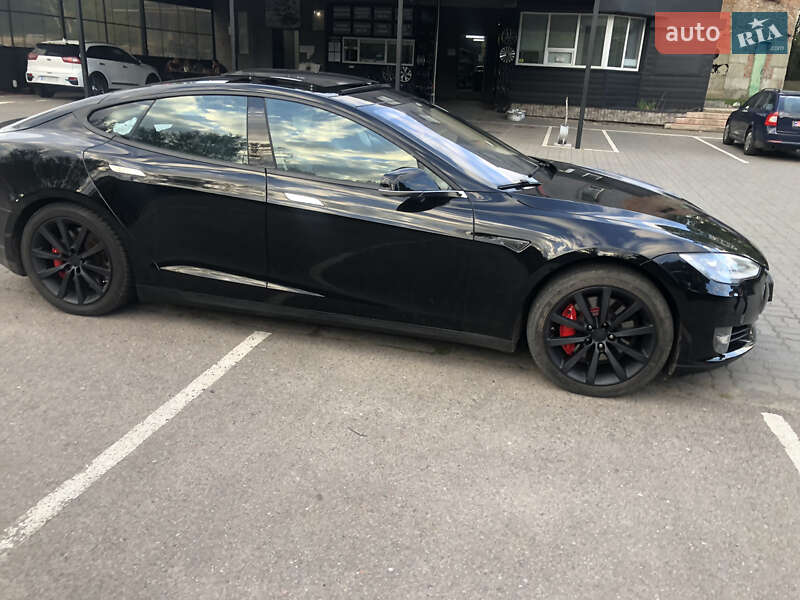 Ліфтбек Tesla Model S 2013 в Луцьку