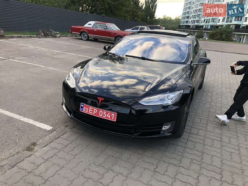 Ліфтбек Tesla Model S 2013 в Луцьку