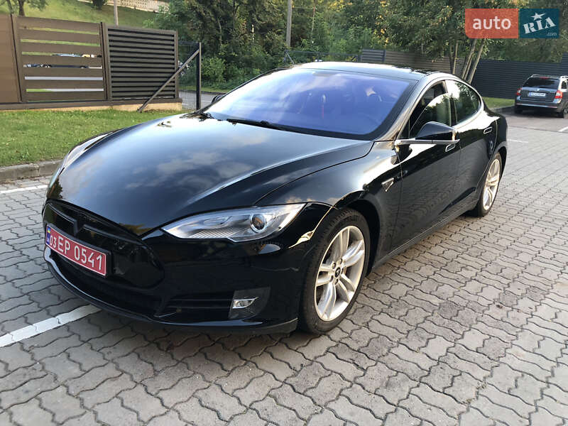 Ліфтбек Tesla Model S 2013 в Луцьку