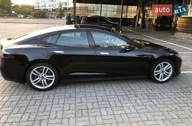Лифтбек Tesla Model S 2013 в 