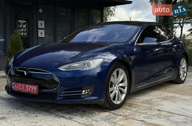 Лифтбек Tesla Model S 2015 в Ивано-Франковске