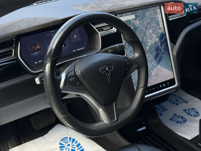 Ліфтбек Tesla Model S 2015 в Івано-Франківську