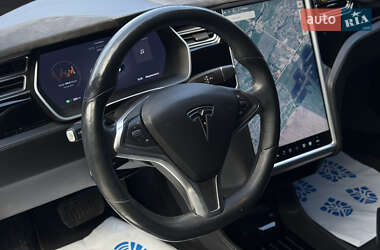 Лифтбек Tesla Model S 2015 в 