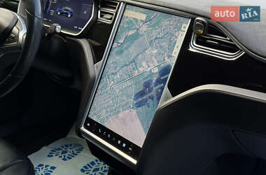 Лифтбек Tesla Model S 2015 в 