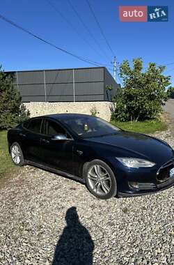 Лифтбек Tesla Model S 2014 в 