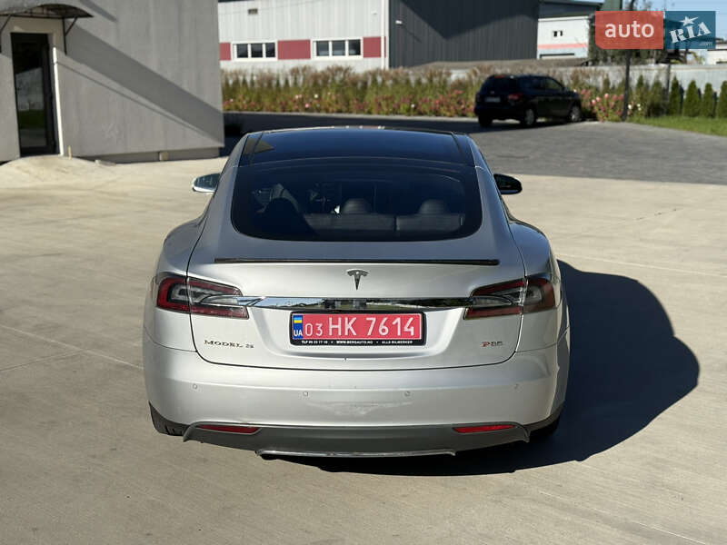 Лифтбек Tesla Model S 2013 в Луцке