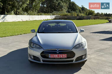 Лифтбек Tesla Model S 2013 в 