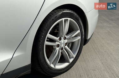 Лифтбек Tesla Model S 2013 в 
