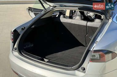Лифтбек Tesla Model S 2013 в 