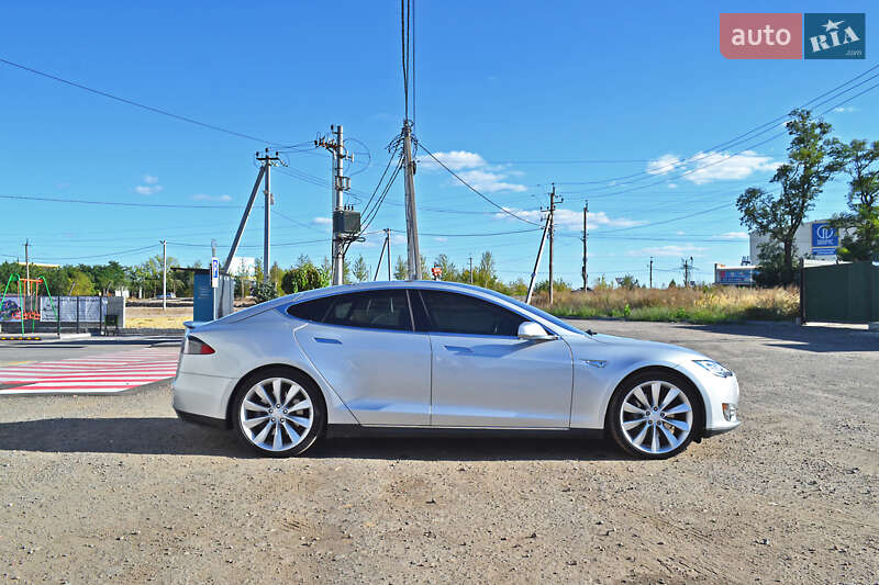 Ліфтбек Tesla Model S 2013 в Святопетрівське