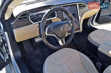 Лифтбек Tesla Model S 2013 в 