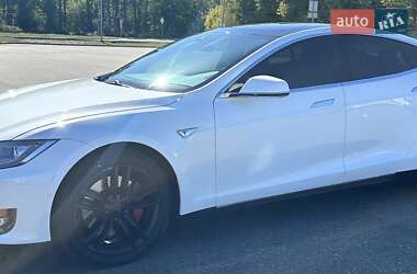 Лифтбек Tesla Model S 2015 в Киеве