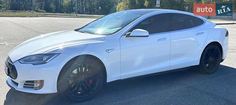 Ліфтбек Tesla Model S 2015 в 