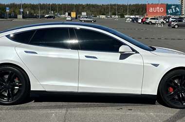 Ліфтбек Tesla Model S 2015 в 
