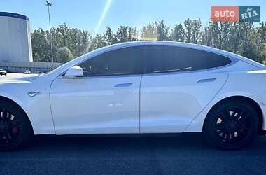Ліфтбек Tesla Model S 2015 в 
