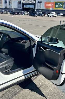 Ліфтбек Tesla Model S 2015 в 